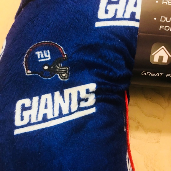 NFL Giants Neck Pillow - Picture 4 of 4